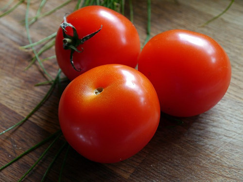 tomato-kitchentable